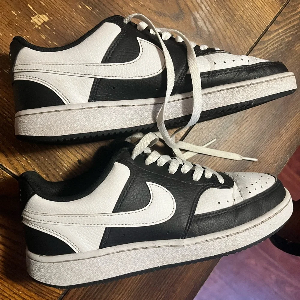 Women’s Nike Dunks - Picture 2 of 3